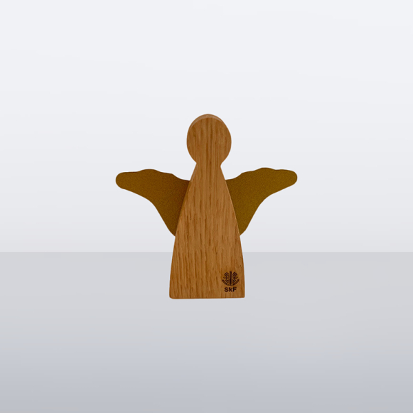 Holzengel, goldene Metallflügel, schlichtes Design, ohne Gesicht und Details, graviertes SkF-Logo