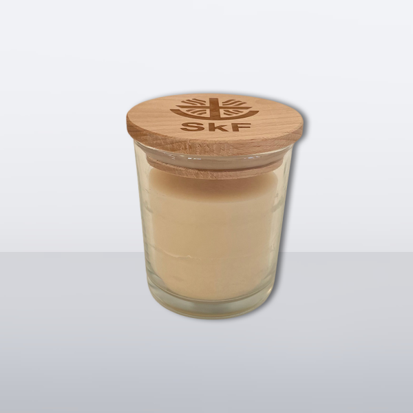 Kerze im Glas mit Holzdeckel und gelasertem SkF-Logo