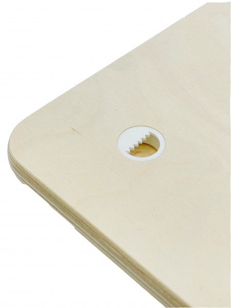 Rückseite der Kalender-Grundplatte mit Aufhängevorrichtung